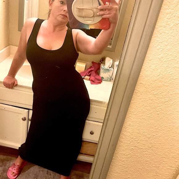 NEW LISTING‼️OLD NAVY Maxi Dress - Picture 6 of 16